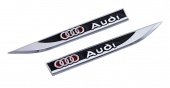 Молдинги с логотипом Audi